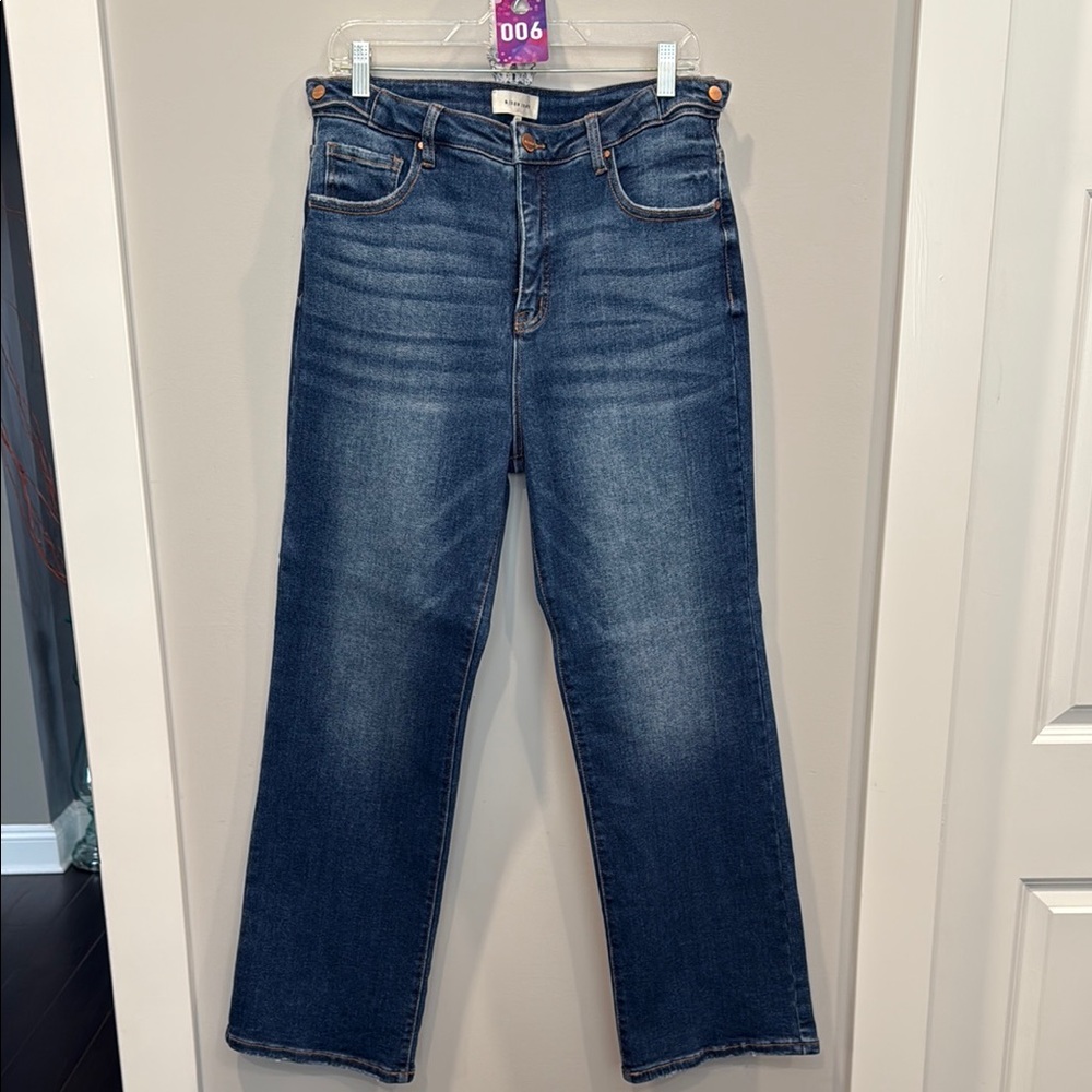 Blue Boyfriend Jeans with Faded Look